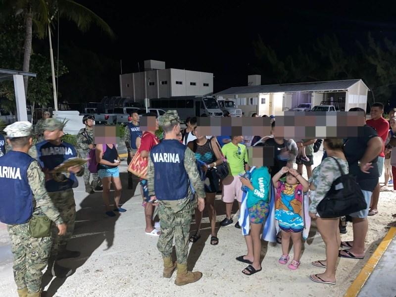 Rescatan a 38 turistas a la deriva en Quintana Roo - rescatan-a-38-turistas-a-la-deriva-en-quintana-roo-1024x768